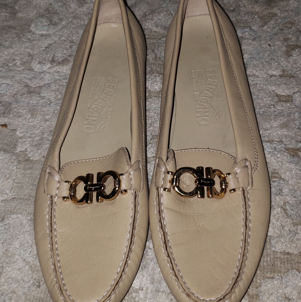 Salvatore Ferragamo beige flats.